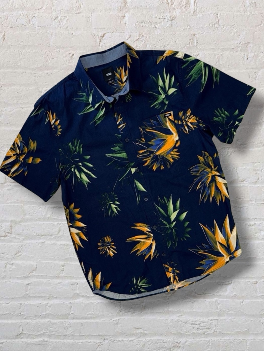 Vans Men’s Floral Button-Up Shirt Large Blue Tropical Hawaiian Surf Classic Fit